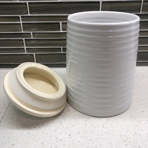 Baby Pink, Yellow and White Stoneware Jars with Sealed Lids – Set of 2 - Picture 8 of 9